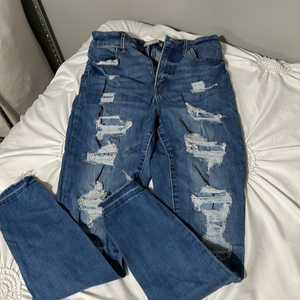 skinny jeans (fake rips)